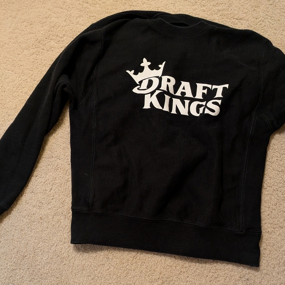 Draft Kings Champion Men's Black Crewneck Sweater Medium - Picture 1 of 6